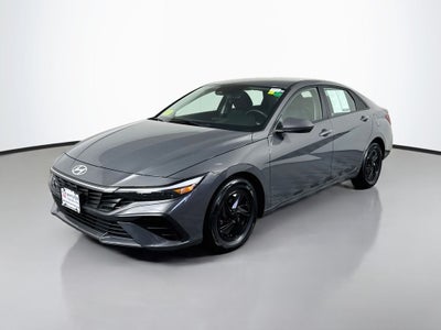 2024 Hyundai Elantra SE