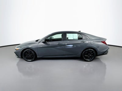 2024 Hyundai Elantra SE