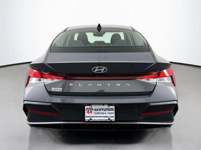 2024 Hyundai Elantra SE