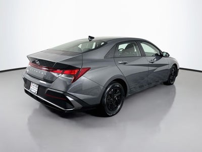 2024 Hyundai Elantra SE