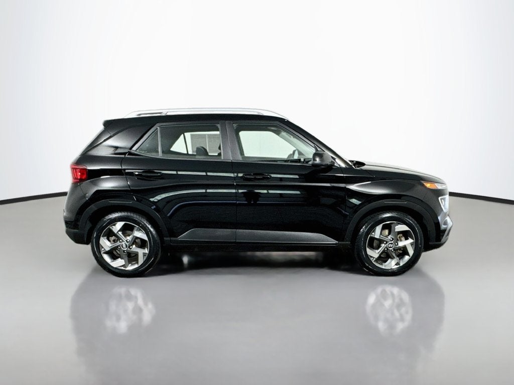 2022 Hyundai Venue SEL