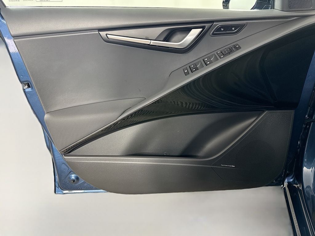 2023 Kia Niro Plug-In Hybrid SX