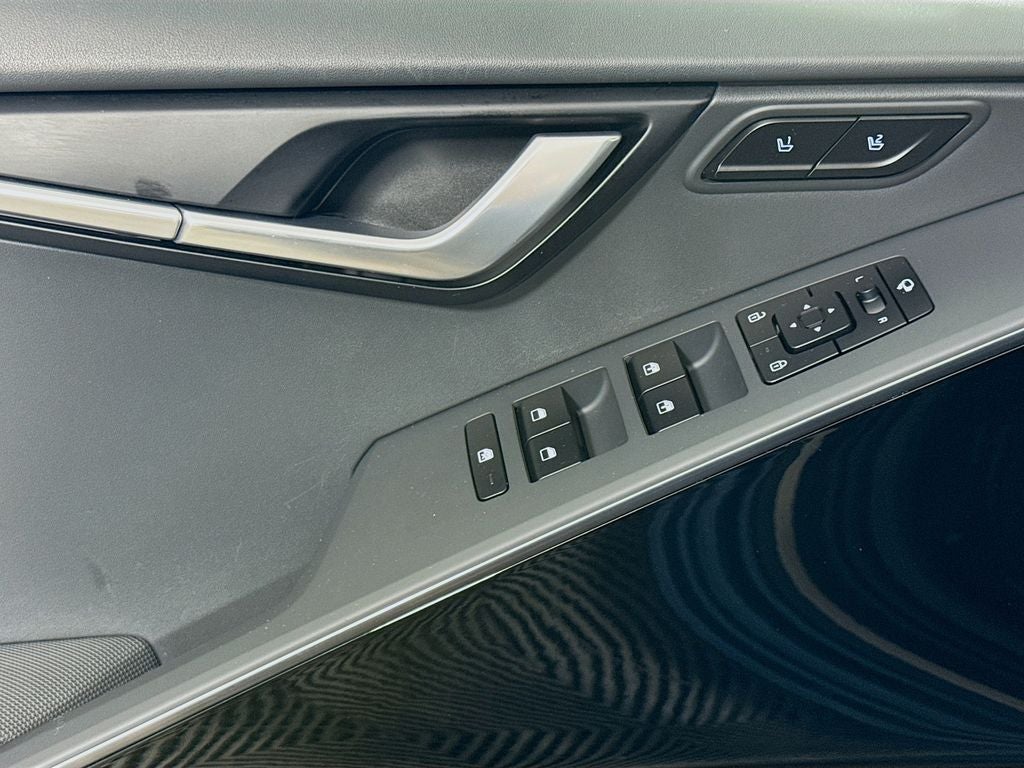 2023 Kia Niro Plug-In Hybrid SX